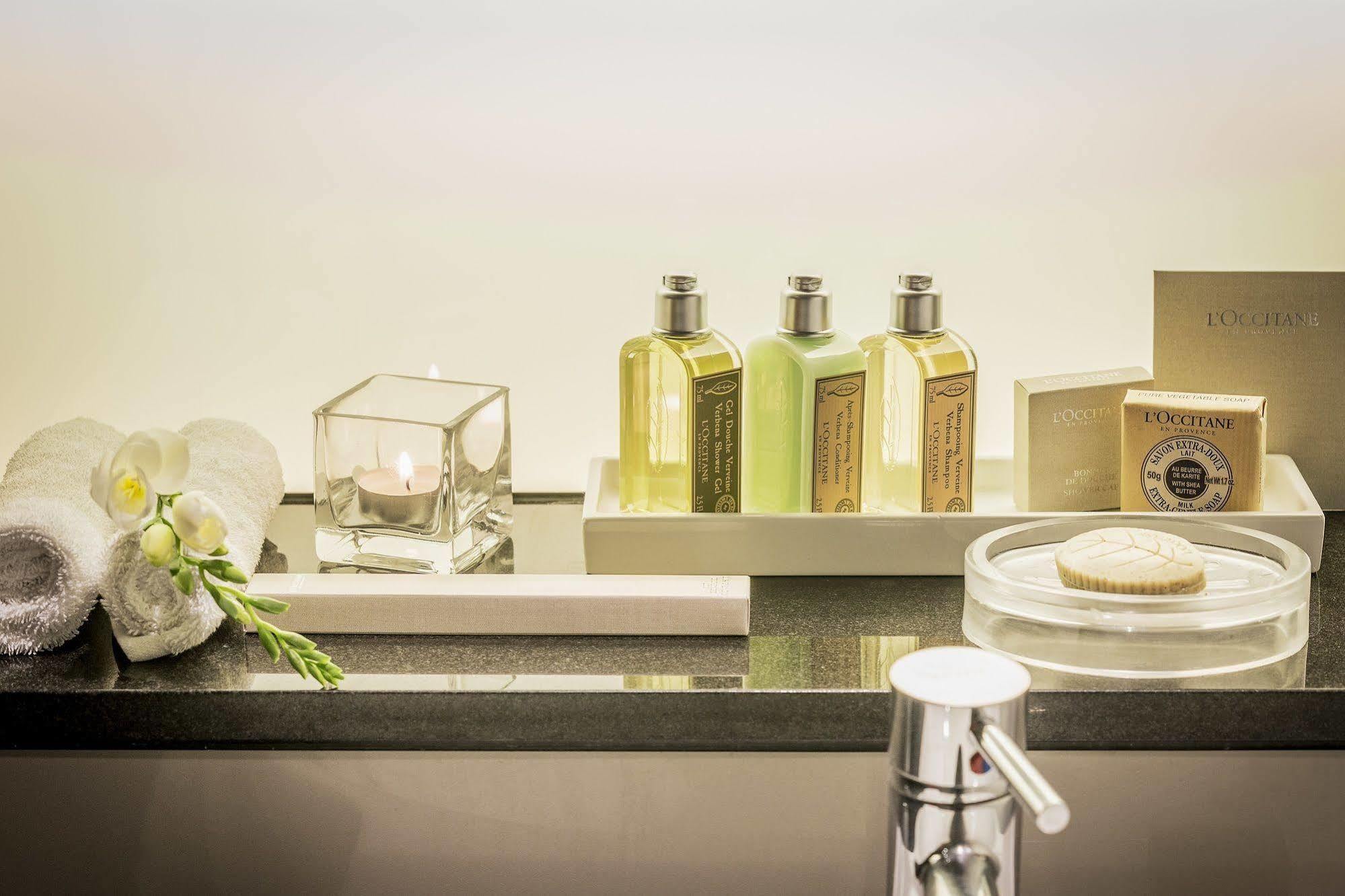 Fraser Suites Sydney Exterior foto L'Occitane products